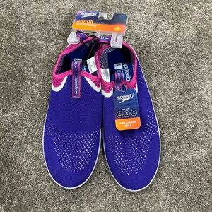 Speedo girls water shoes - shoe size 4-5 - new with tags!